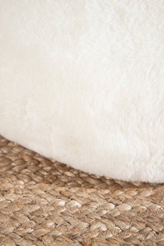 Venture Home Ruston Ottoman/Puff - / Vit lammull