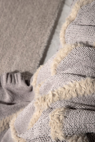 Venture Home Katleen Throw Polyester/chenille/fuktpäls - Grå / - 130*170