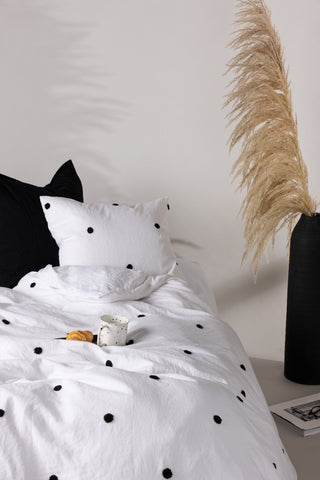 Venture Home Loke Bedset Microfiber/tuftad emd - Vit / 200x150+50x60cm