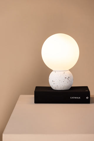 Venture Home Metz Bordslampa - Vit / Vit glas