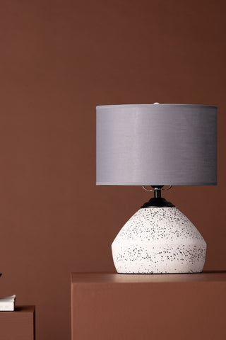 Venture Home Sisteron Bordslampa - Vit / Mörkgrå Tyg