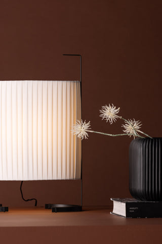 Venture Home Rennes - Liten golvlampa - Svart / Vit tyg