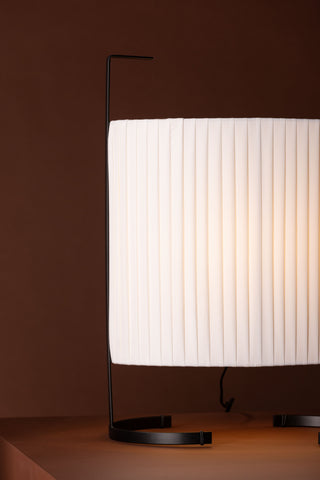 Venture Home Rennes - Liten golvlampa - Svart / Vit tyg