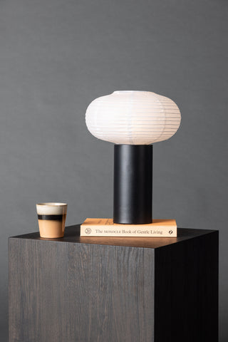 Venture Home Hovfjället 25cm Bordslampa - Svart / Rispapper
