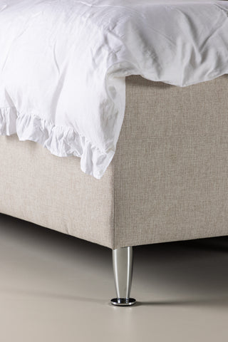Venture Home Mesa Bed 180*200 - Matt Silver / Beige Tyg Lino 02