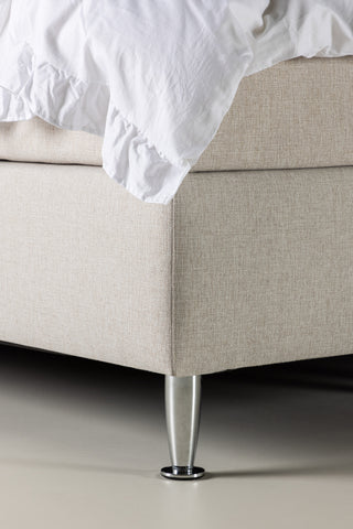 Venture Home Toledo Säng 180*200 - Matt Silver / Beige Tyg Lino 02
