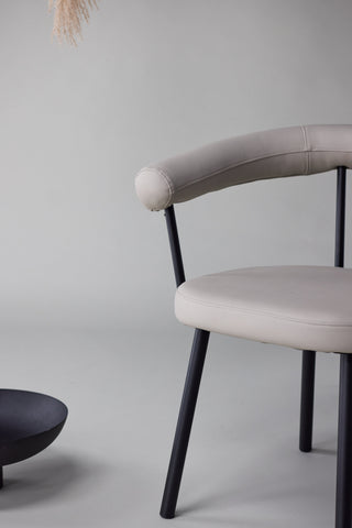 Vind Västerås x Josefin Lustig - Matstol 2-pack - Mattsvart / Offwhite PU