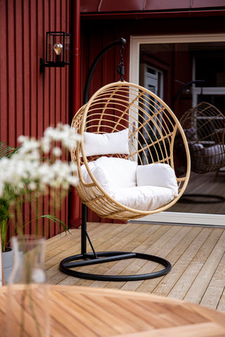 Viga - Hängstol Rund - Svart Ram / Natur Wicker / Offwhite Kudde