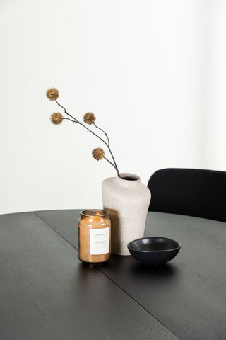 Venture Home Matilda Matbord φ130 - Svart / Svart MDF med faner +Yesterday Dining Chair - Svart / Svart Boucle _4