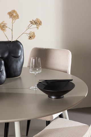 Venture Home Plaza matbord med Leone matstol