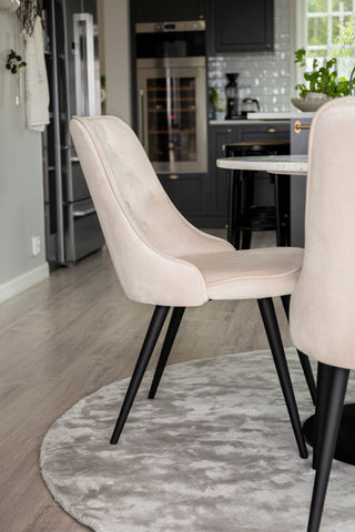 Venture Home Razzia Matbord 106cm -Vit Terazzo / Svart - Velvet Deluxe Matbordsstol - Svarta ben / Beige sammet 4