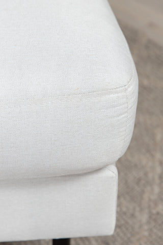 Zoom Ottoman - Svart / Ljus Beige Tyg