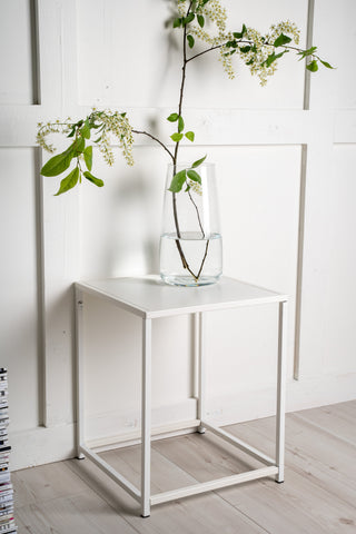 Staal - Side Tabe - Vit