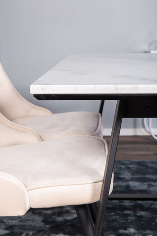 Estelle Matbord 140*90 - Vit Marmor / Svarta Ben - Velvet Deluxe Matstol - Svarta ben / Beige sammet 4