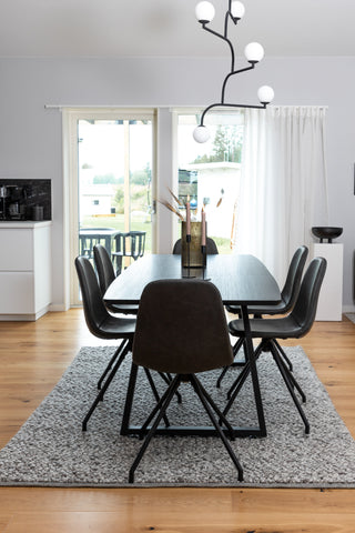 Venture Home Inca förlängningsbord - Svart topp / svarta ben+Polar matstol med spinnfunktion